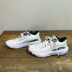 Under Armour Women’s Running Shoe 9